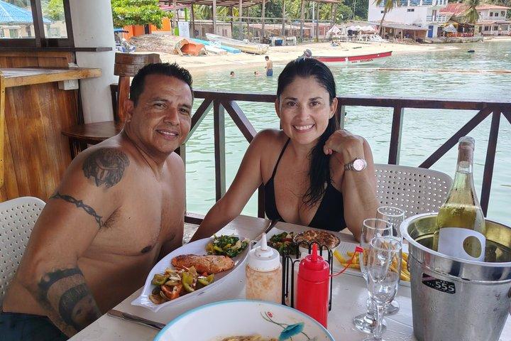 カリブ海の真ん中、天然プール付きのマミー島プライベート ツアー