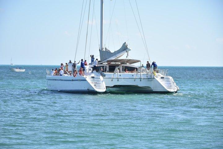 Katamaran-Party-Kreuzfahrt nach Isla Mujeres mit Open Bar ab Cancún