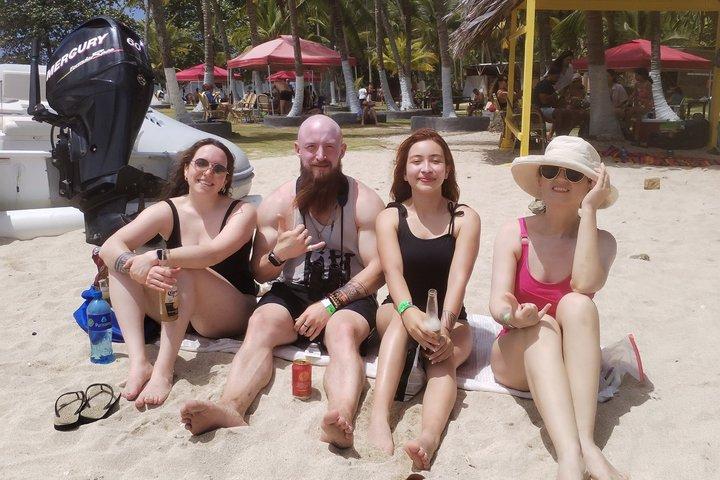 カリブ海の真ん中、天然プール付きのマミー島プライベート ツアー