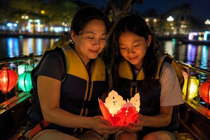 Hoi An Basket Boat & Lantern Boat with Flower Lantern Class