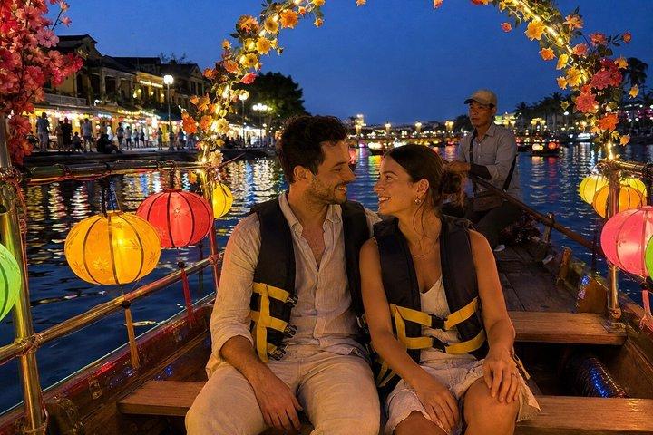 Hoi An Basket Boat & Lantern Boat with Flower Lantern Class