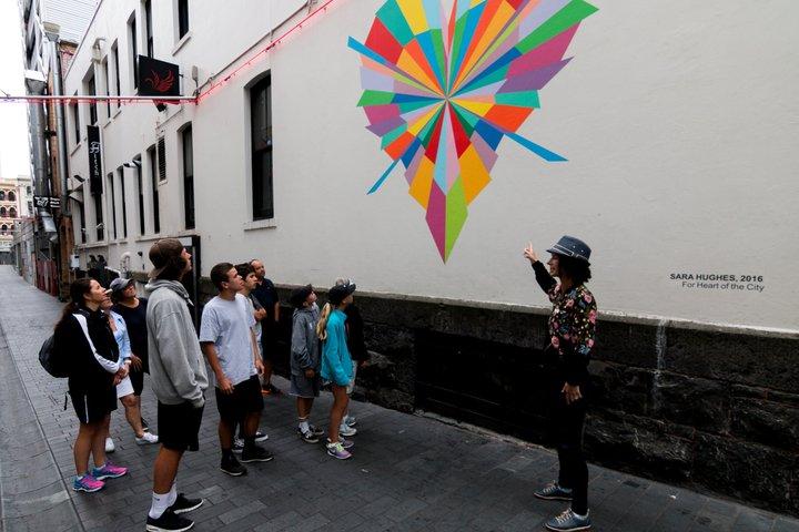 Auckland Small-Group Walking Tour with Treats