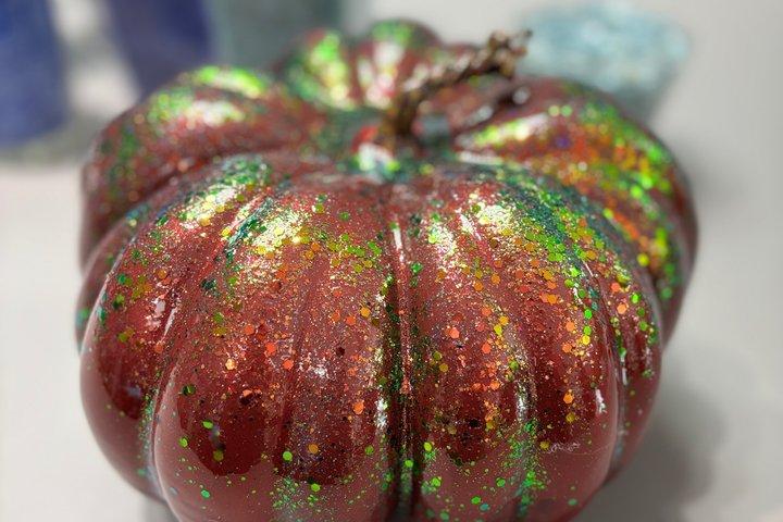 Atelier de versage de citrouilles d'automne