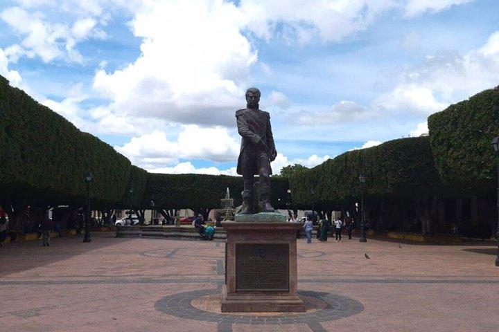 Historical Tour in Querétaro Hidden Author Experience