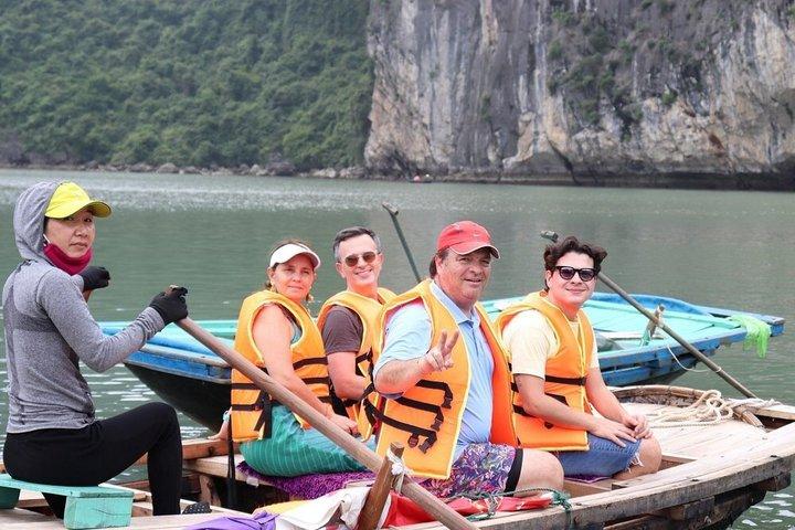 ハノイ発、高速バスでドラゴンフライクルーズによるハロン湾1日観光