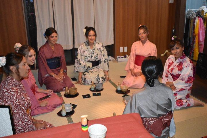 京都：完全プライベート茶道、書道、着物体験
