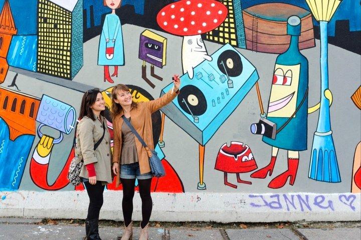 Berlin’s Wall, Street Art & Local Hoods