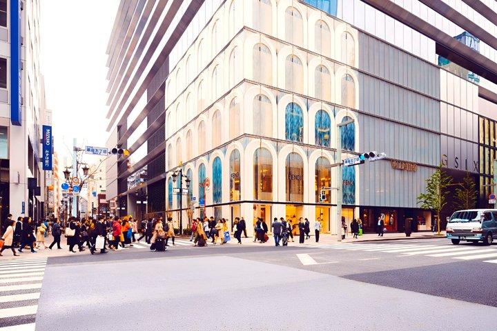 銀座パーソナルスタイリストによるプロのバイヤーとのショッピングツアー