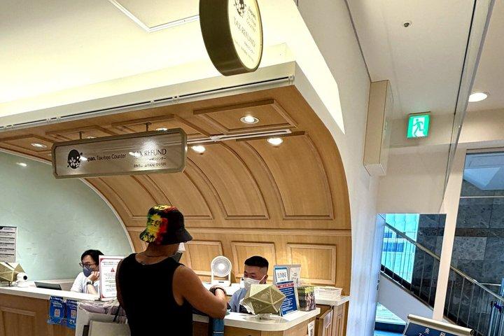銀座パーソナルスタイリストによるプロのバイヤーとのショッピングツアー