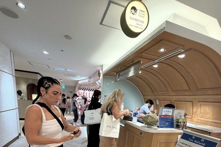 銀座パーソナルスタイリストによるプロのバイヤーとのショッピングツアー