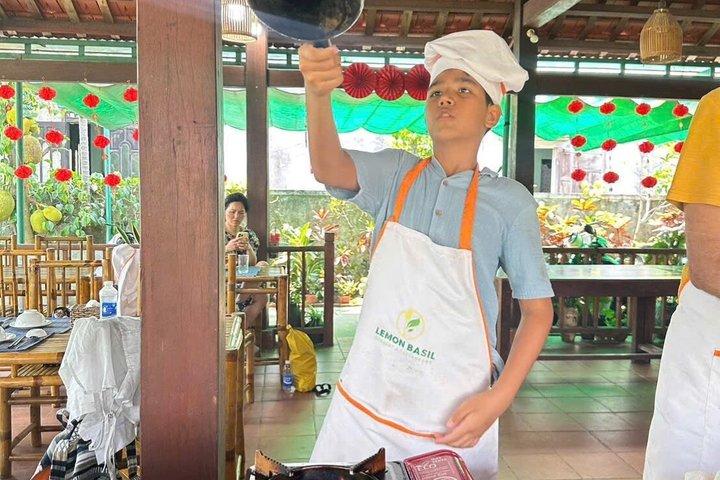 プライベートトラケ有機農園、市場とサイクリング料理教室