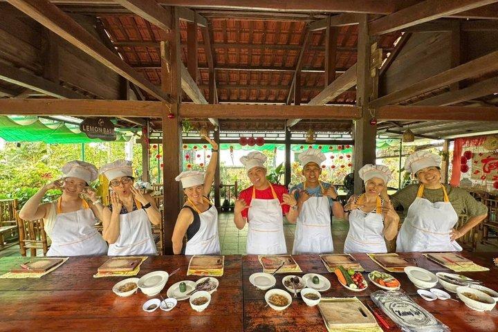プライベートトラケ有機農園、市場とサイクリング料理教室