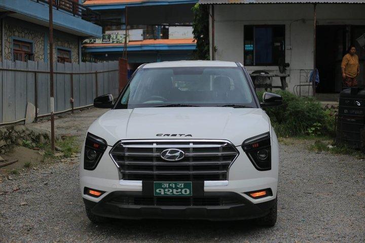 "Transfert privé exclusif: Pokhara à Chitwan dans une voiture de luxe"