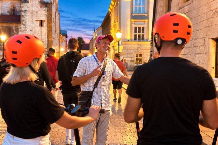 クラクフEスクーターツアー：カジメジュ地区、ユダヤ人地区ガイド付き（2時間または4時間）