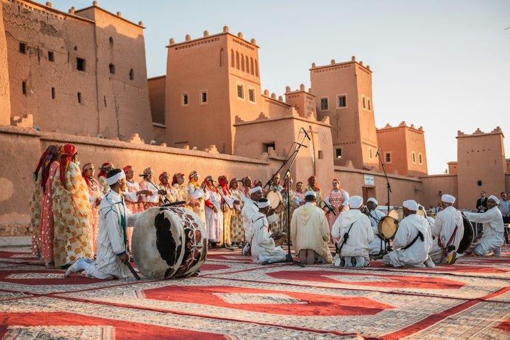 アイト・ベン・ハドゥ日帰り旅行：マラケシュからウアルサテ\アトラス山脈