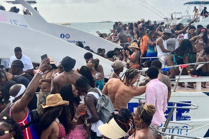 Hip Hop Punta Cana Party Boat – The Float Flow Party