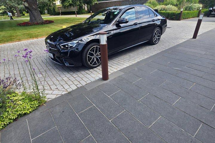 Premium Mercedes E-Klass Transfer – Dublins flygplats till centrum