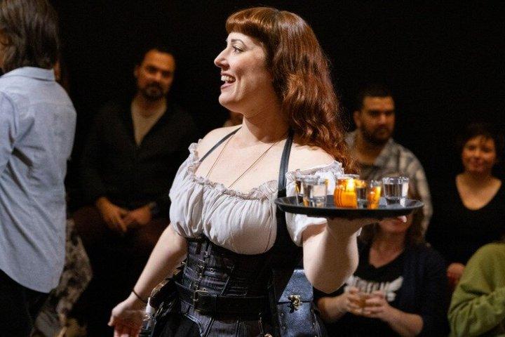 Betrunkener Dracula Phoenix Ticket: Comedy Theater mit Cocktails