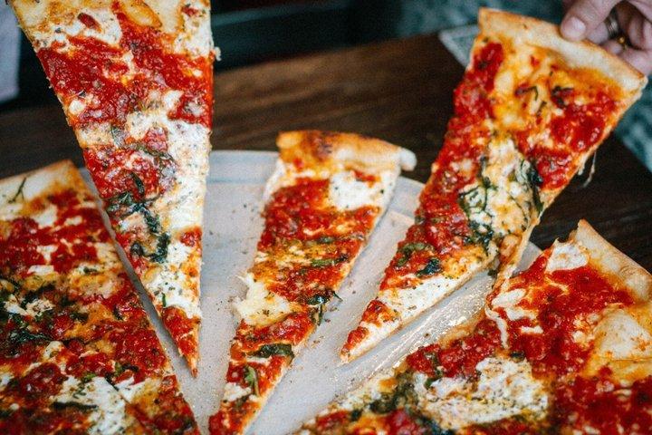 チャイナタウン＆リトルイタリーフードツアー：7つの味、3つの地域