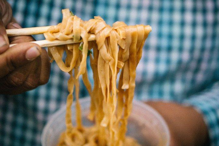 チャイナタウン＆リトルイタリーフードツアー：7つの味、3つの地域