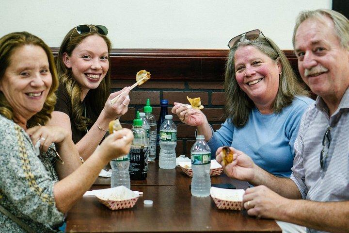 チャイナタウン＆リトルイタリーフードツアー：7つの味、3つの地域