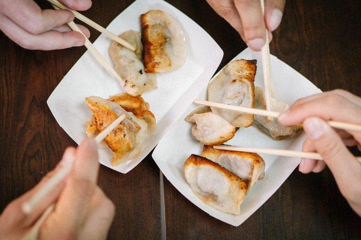 チャイナタウン＆リトルイタリーフードツアー：7つの味、3つの地域