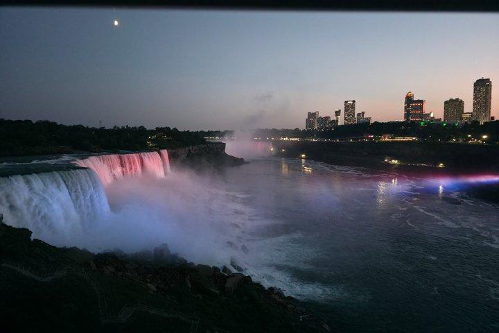Niagara State Park Sunset Tour with Falls Illumination/fireworks
