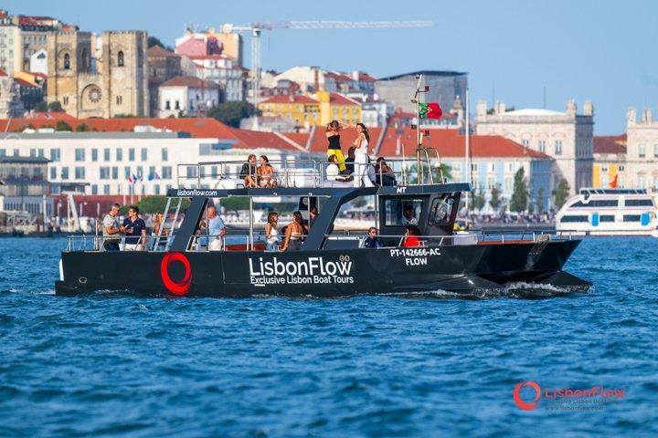 Lisbon Small Group Boat Tour with Drinks