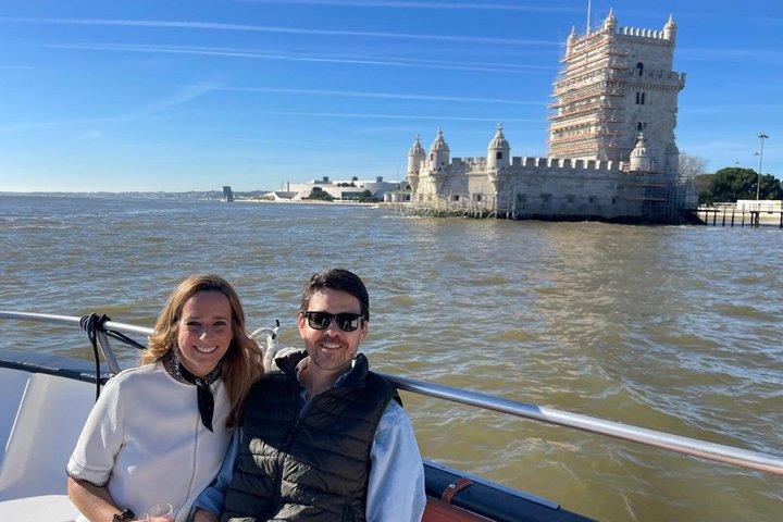 Lisbon Small Group Boat Tour with Drinks