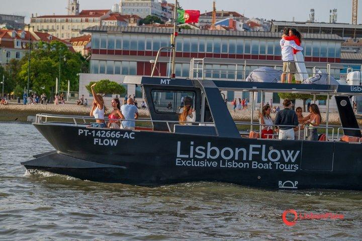 Lisbon Small Group Boat Tour with Drinks