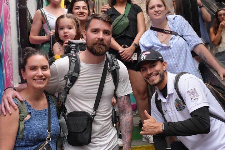 Guias locais da Comuna 13: Grafite, história real e transformação