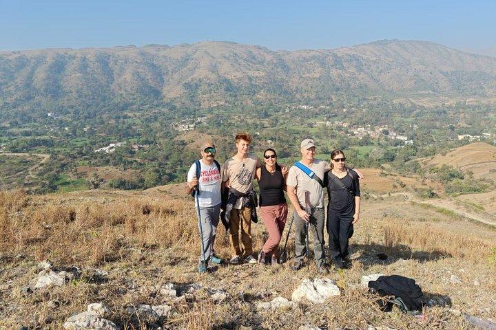 Scenic Hiking Through the Aravalli Hills of Udaipur