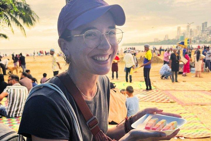Mumbai Street Food & Evening Market Tour with 13+ Tastings