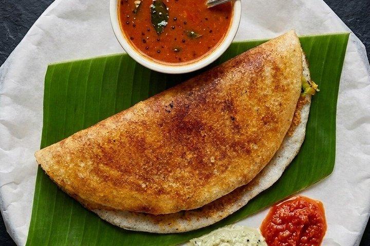 ムンバイのストリートフード＆イブニングマーケットツアー（13品以上試食付き）