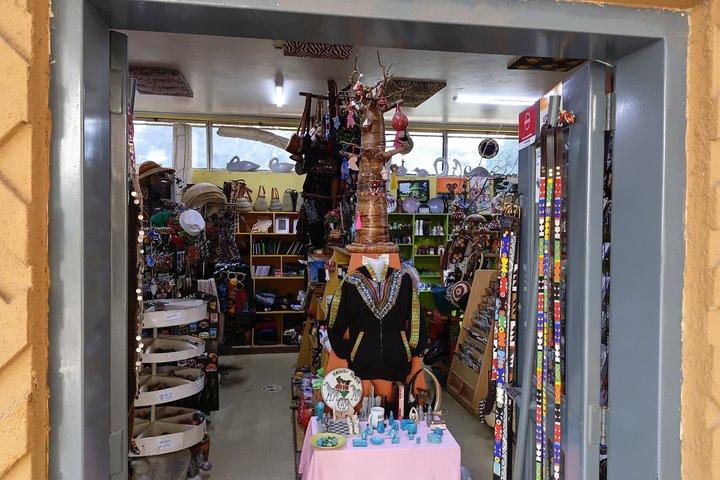 カレン・ブリクセン博物館キリンセンター＆マサイ市場ショッピング