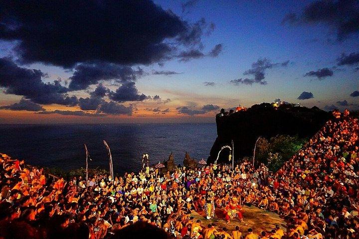 ウルワツ寺院入場券とケチャック火の踊りチケット