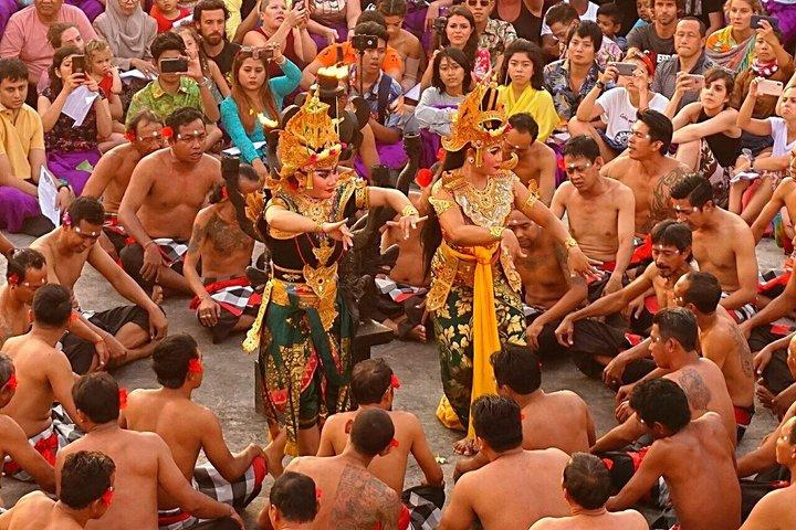 ウルワツ寺院入場券とケチャック火の踊りチケット