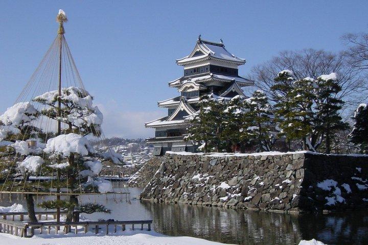 1 Day Tour from Hakuba Matsumoto Castle with Soba Making