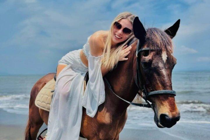 Bali Saba Horse Riding Through a Local Temple Experience