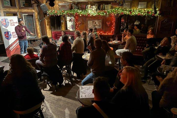 Englische Stand-up-Comedy-Showcase im Mckibbin's Irish Pub