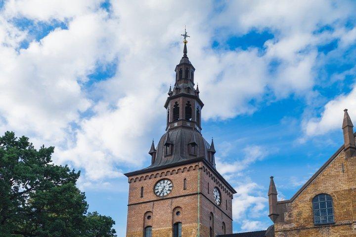 ノルウェー語のバーとパブのノルウェービールガイド付きテイスティングツアー