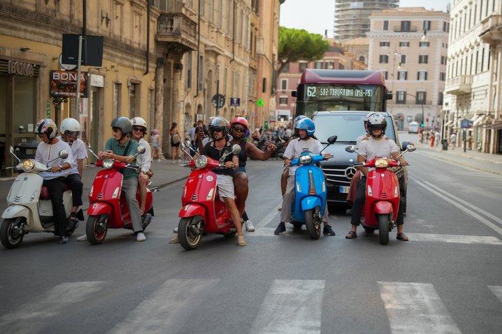 Explore Rome by Vespa With Pick up and Drop Off
