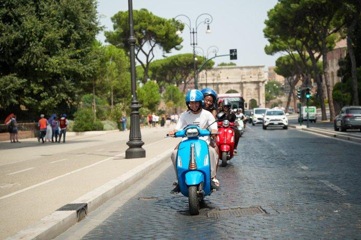 Explore Rome by Vespa With Pick up and Drop Off