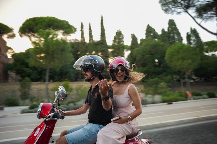 Explore Rome by Vespa With Pick up and Drop Off