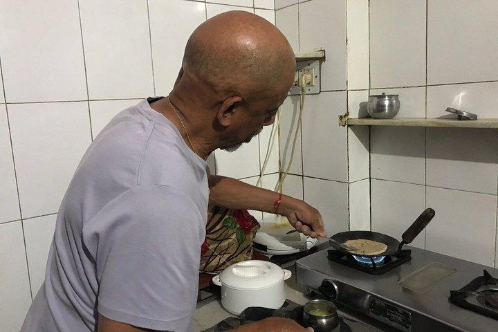 シャリニとのジャイプールでのプライベートラージャスターン家庭料理教室