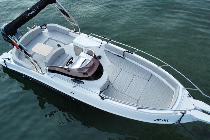 コトル湾スピードボートツアー：ブルーケーブ、ペラスト＆潜水艦トンネル