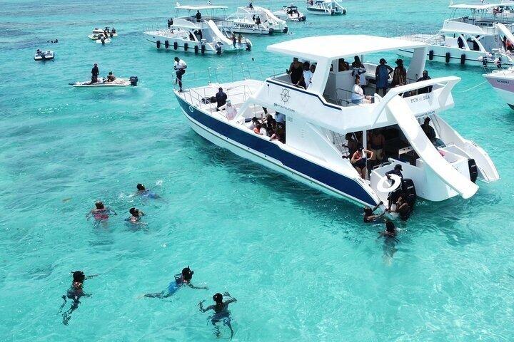 Punta Cana Catamaran Party: Music, Drinks & Tropical Fun