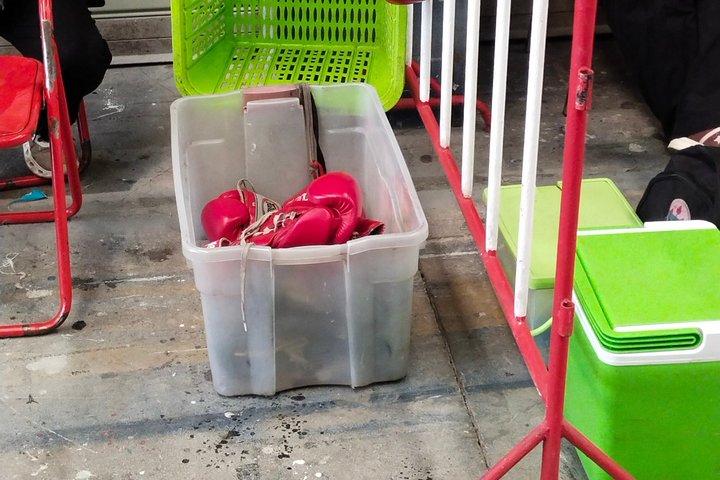 チャトゥチャックプラザ ヴィンテージマーケットツアーと生ムエタイ観戦