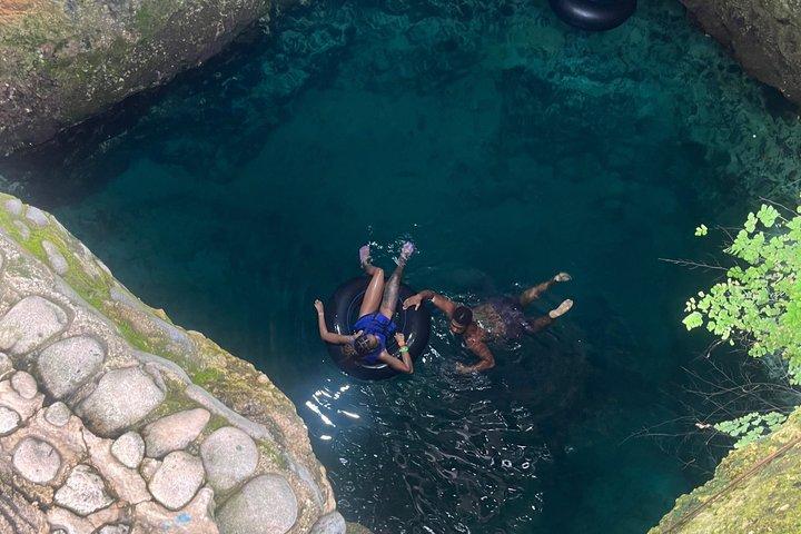 プライベート・ブルーホール鉱泉 + ラスタファリハーブ農園