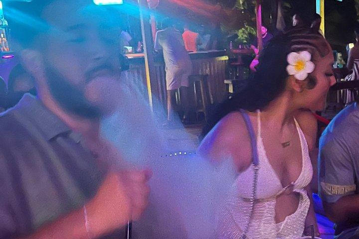 モンテゴベイ プライベートナイトライフ体験：ヒップストリップ + クラブ2727